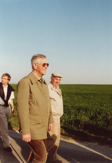 1988-04