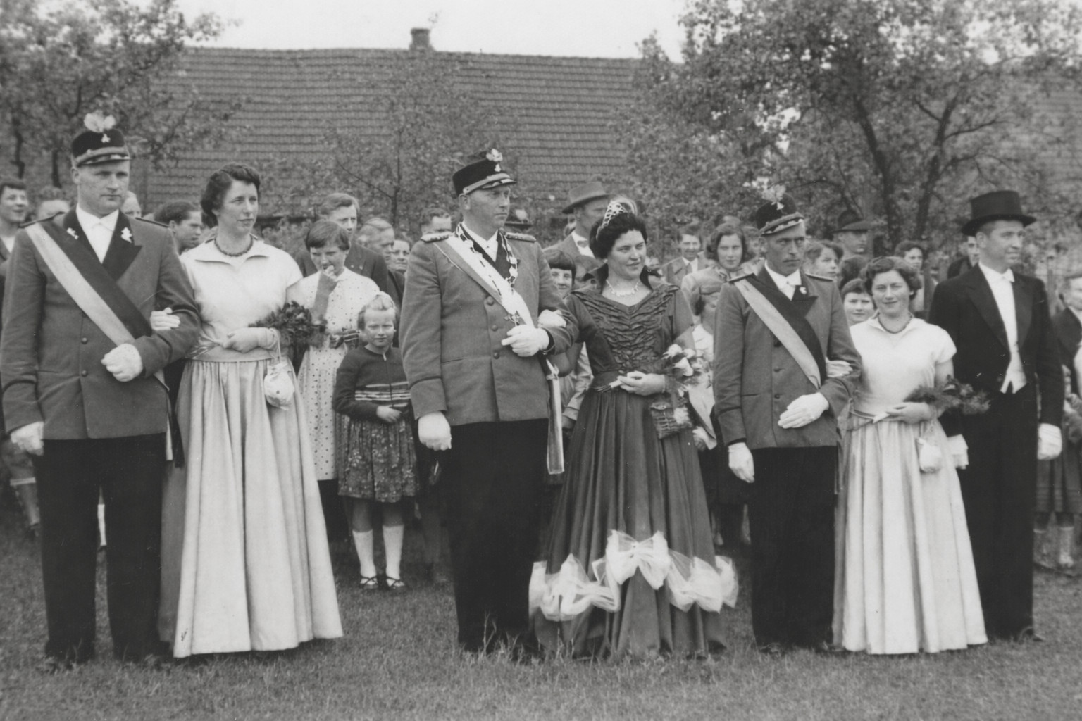 Königspaar mit Hofstaat 1956