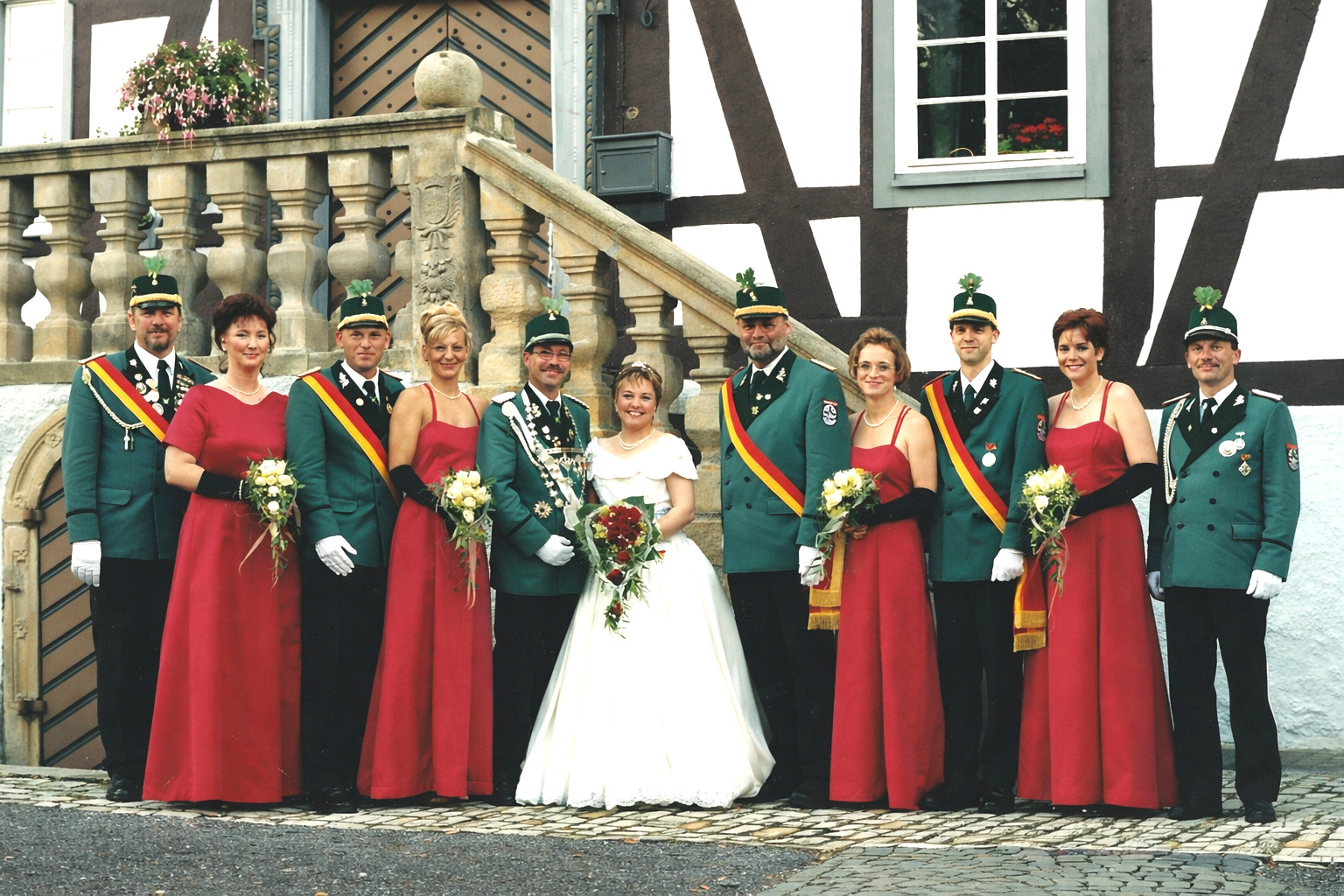 Königspaar mit Hofstaat 2001